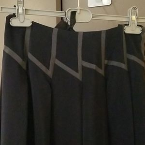 NWT Prada navy pleated skirt with grey geometric w